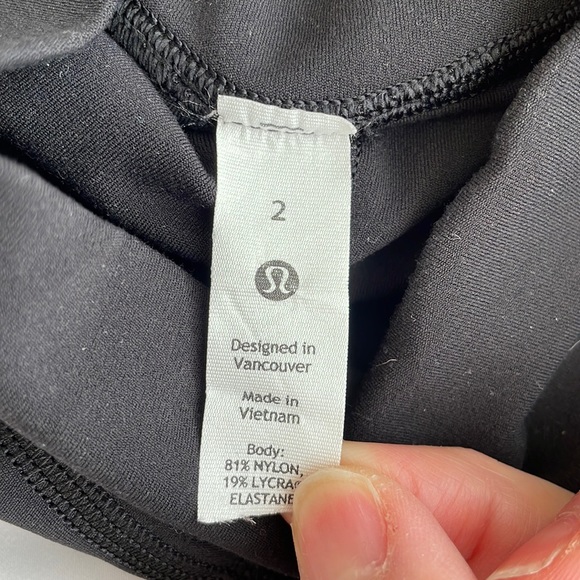 ✨SOLD✨ Lululemon Align High Rise 6” Biker Shorts - Size 2 - Picture 8 of 9